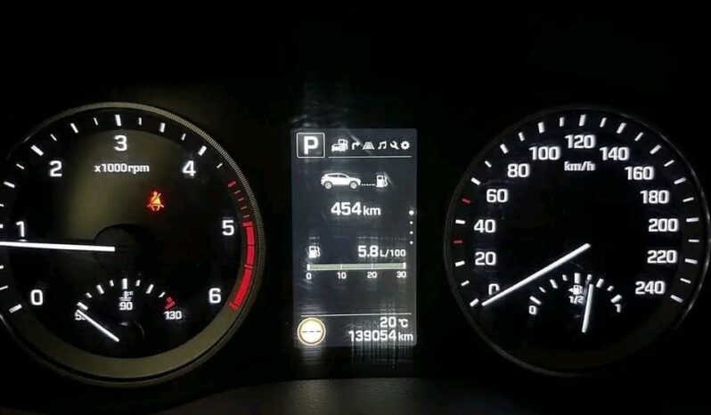 
								Hyundai Tucson full									