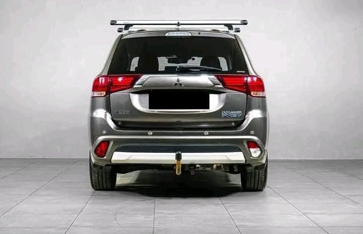 
								Mitsubishi Outlander full									