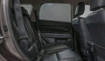 
										Mitsubishi Outlander full									