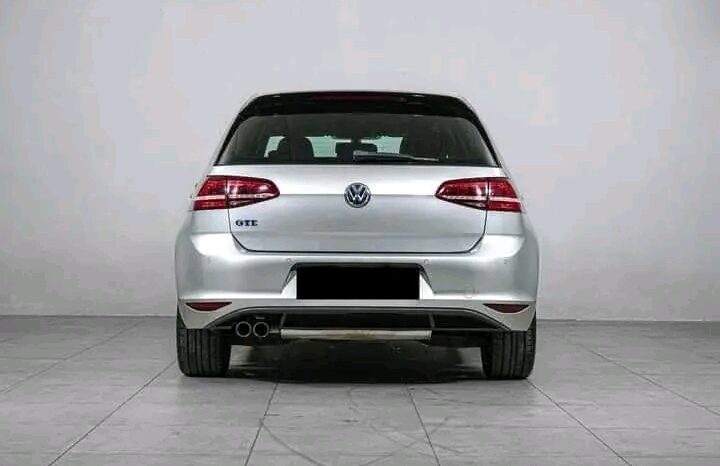 
								Volkswagen Golf full									