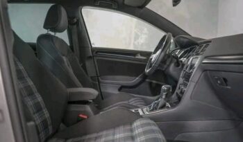 
										Volkswagen Golf full									