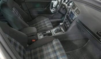 
										Volkswagen Golf full									