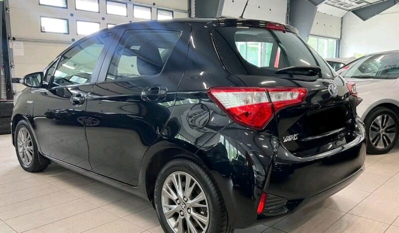 
								Toyota Yaris full									