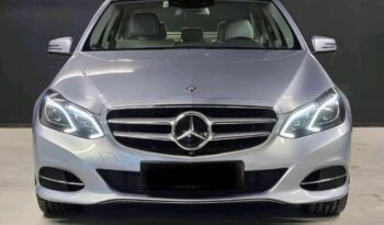 
										Mercedes-Benz Classe E full									