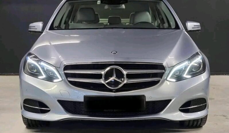 
								Mercedes-Benz Classe E full									