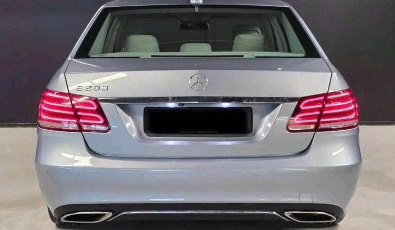 
								Mercedes-Benz Classe E full									