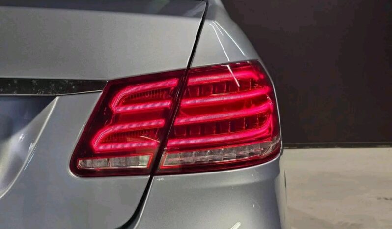 
								Mercedes-Benz Classe E full									