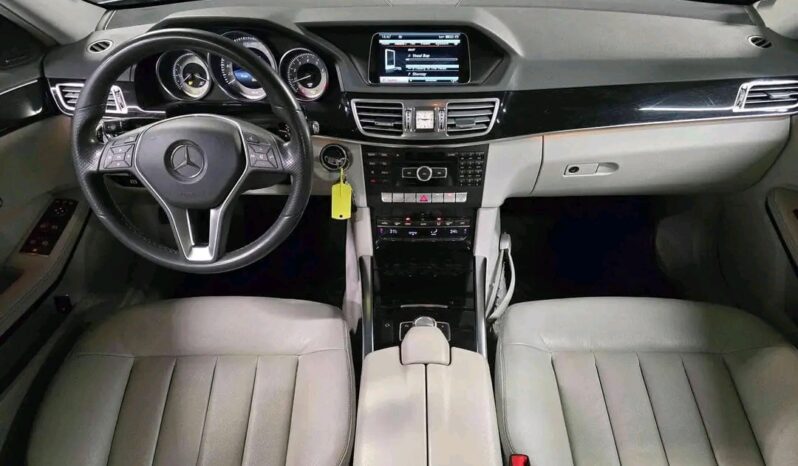 
								Mercedes-Benz Classe E full									