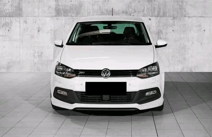 
								Volkswagen Polo full									