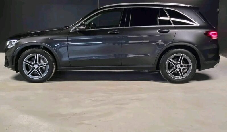 
								Mercedes-Benz GLC full									