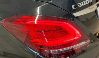 
										Mercedes-Benz Classe C C300e 4MATIC full									