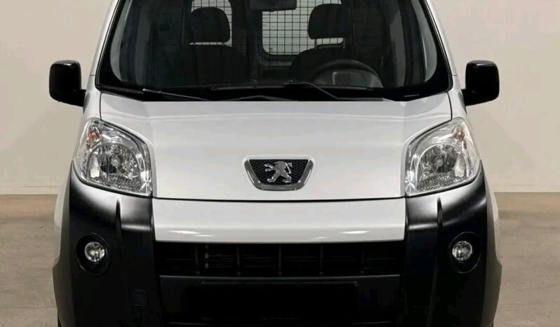 
								Peugeot Bipper full									