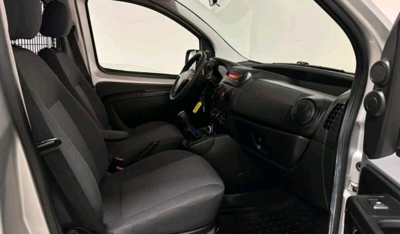 
								Peugeot Bipper full									