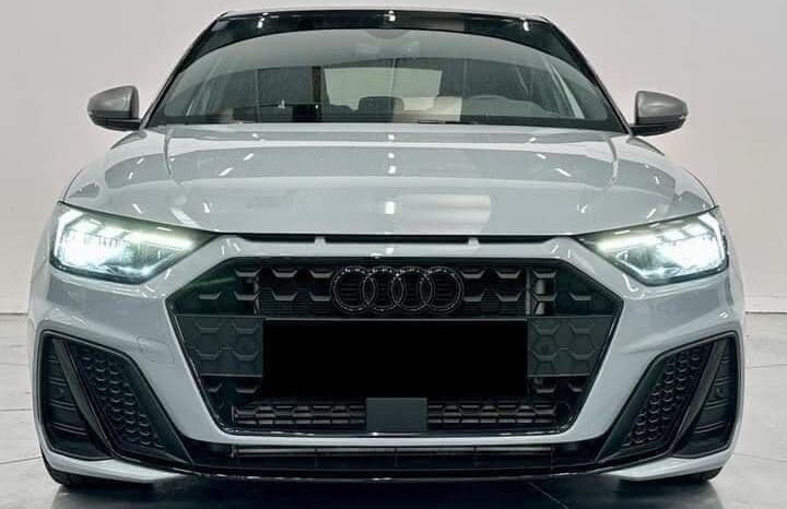 
								Audi A1 sportback full									