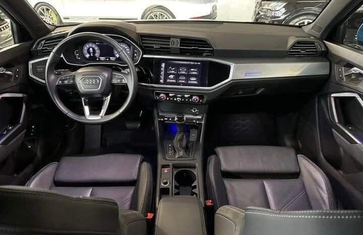 
								Audi Q3 full									