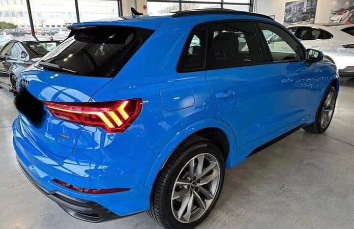 
								Audi Q3 full									