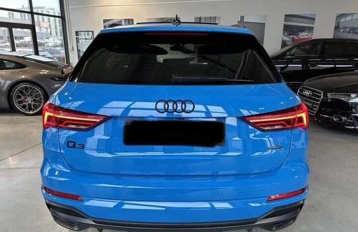 
								Audi Q3 full									