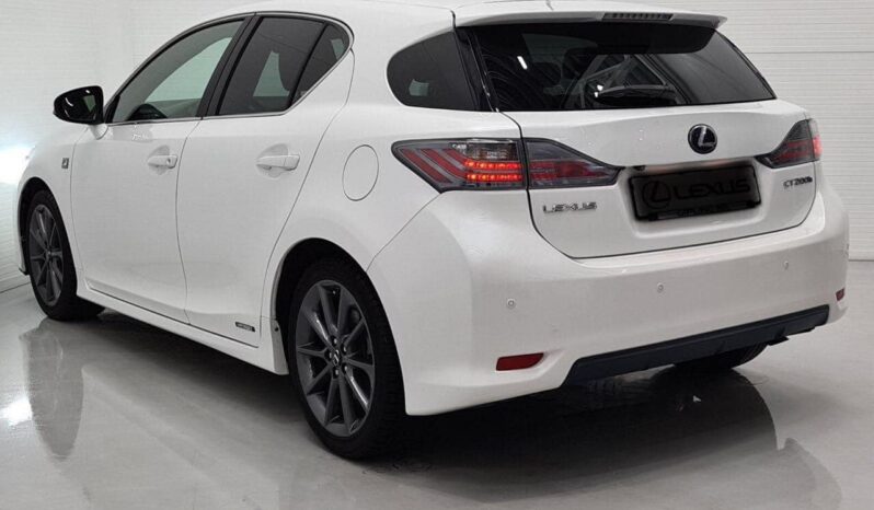 
								Lexus CT200h full									