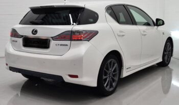 
										Lexus CT200h full									