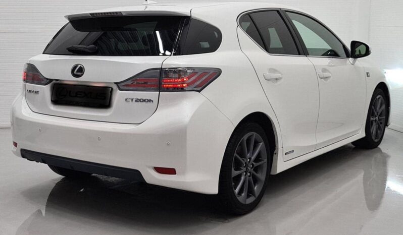 
								Lexus CT200h full									