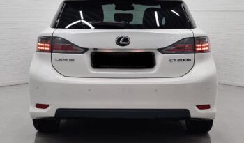 
										Lexus CT200h full									