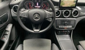 
										Mercedes-Benz CLA 220 full									