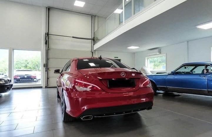 
								Mercedes-Benz CLA 180 full									