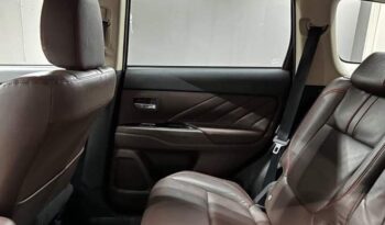 
										Mitsubishi Outlander full									