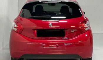 
										Peugeot 208 full									