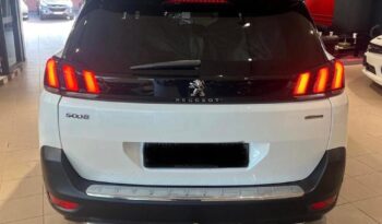 
										Peugeot 5008 full									