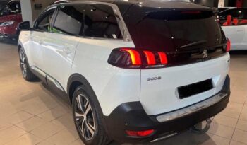 
										Peugeot 5008 full									