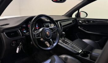 
										Porsche Macan S full									