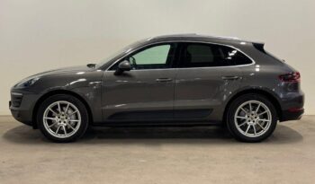 
										Porsche Macan S full									