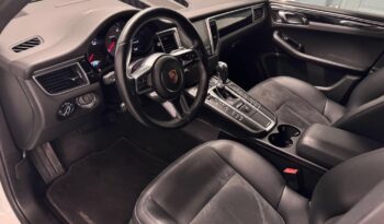 
										Porsche Macan S full									