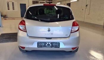 
										Renault Clio full									