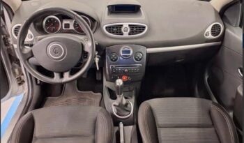 
										Renault Clio full									