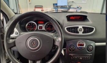 
										Renault Clio full									