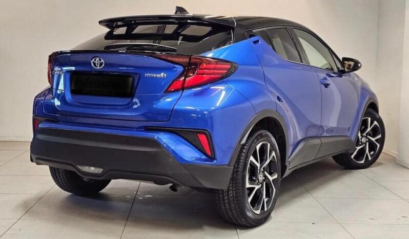 
								Toyota C-HR full									