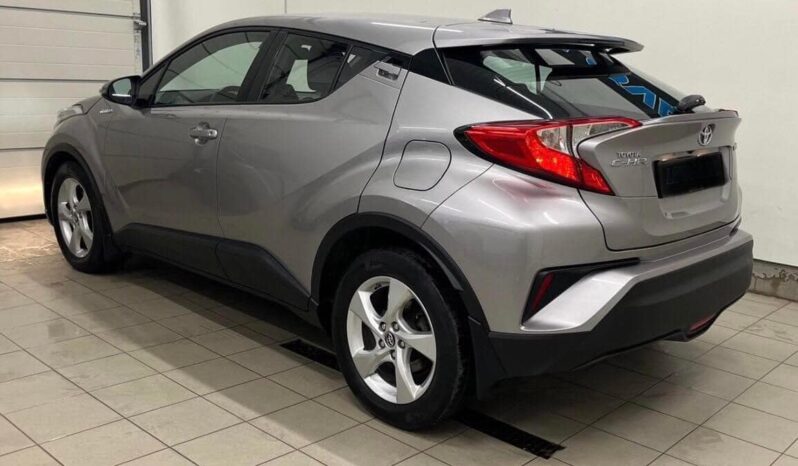 
								Toyota C-HR full									