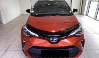 
										Toyota C-HR Orange hybride full									