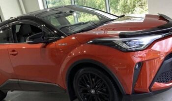 
										Toyota C-HR Orange hybride full									