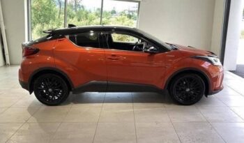 
										Toyota C-HR Orange hybride full									