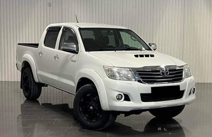 
								Toyota HiLux full									