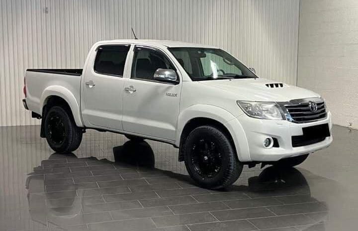 
								Toyota HiLux full									