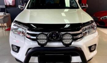 
										Toyota Hilux full									