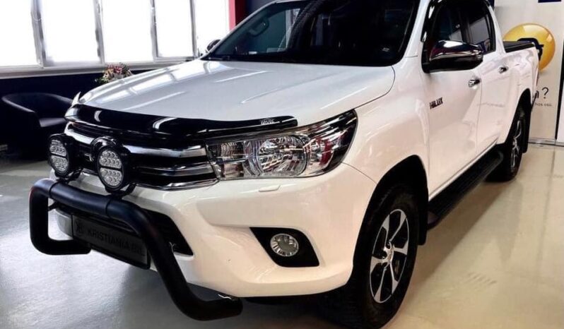 
								Toyota Hilux full									