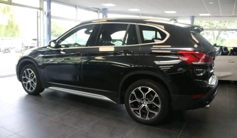 
								BMW X1 sDrive18d xLine full									