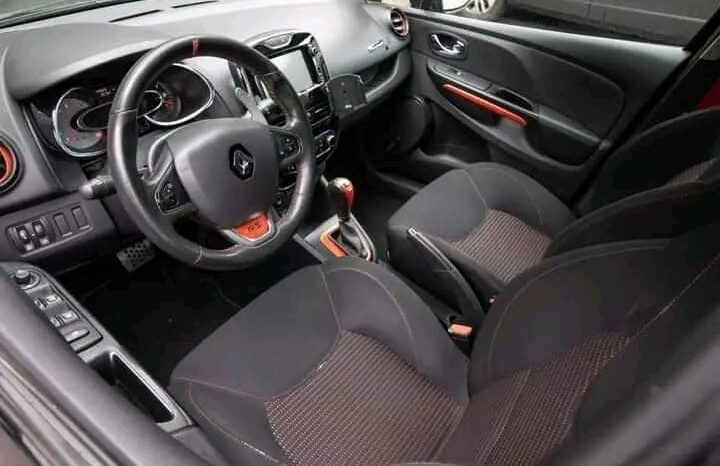 
								Renault Clio full									