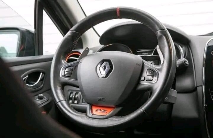 
								Renault Clio full									