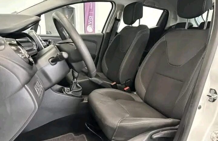 
								Renault Cliot full									